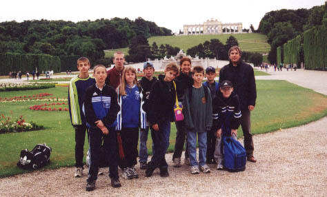 Die Teilnehmer im Schlosspark von Schönbrunn